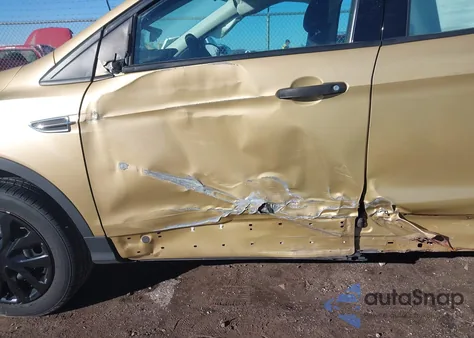 2014 Ford Escape S z USA, uszkodzony, nr VIN 1FMCU0F76EUB95443